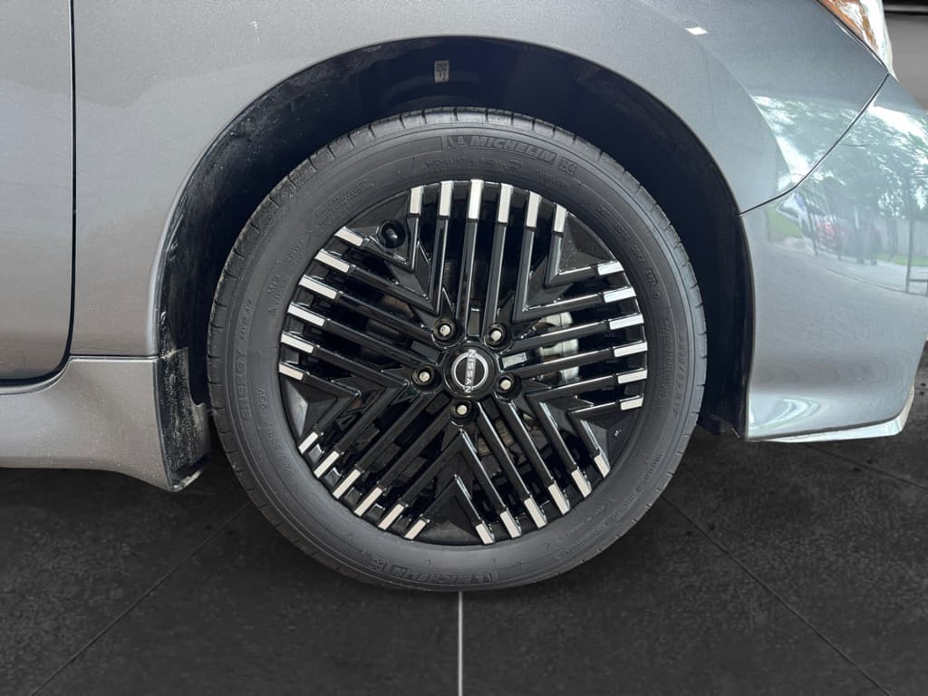 2025 Nissan LEAF view 38