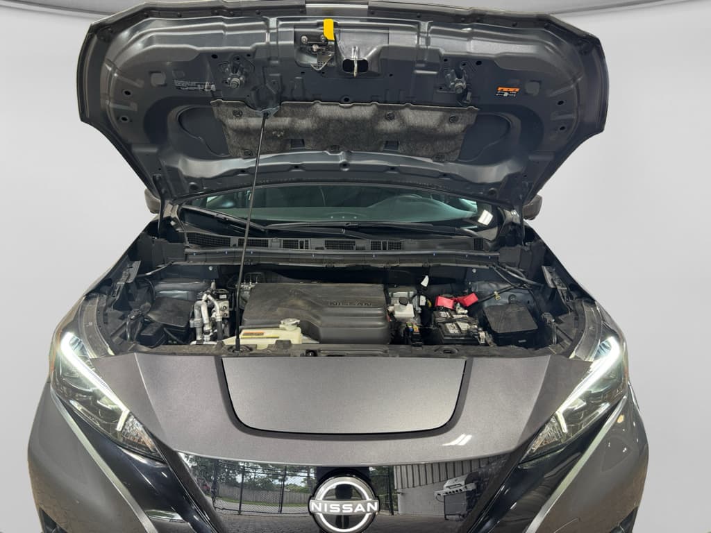 2025 Nissan LEAF view 27