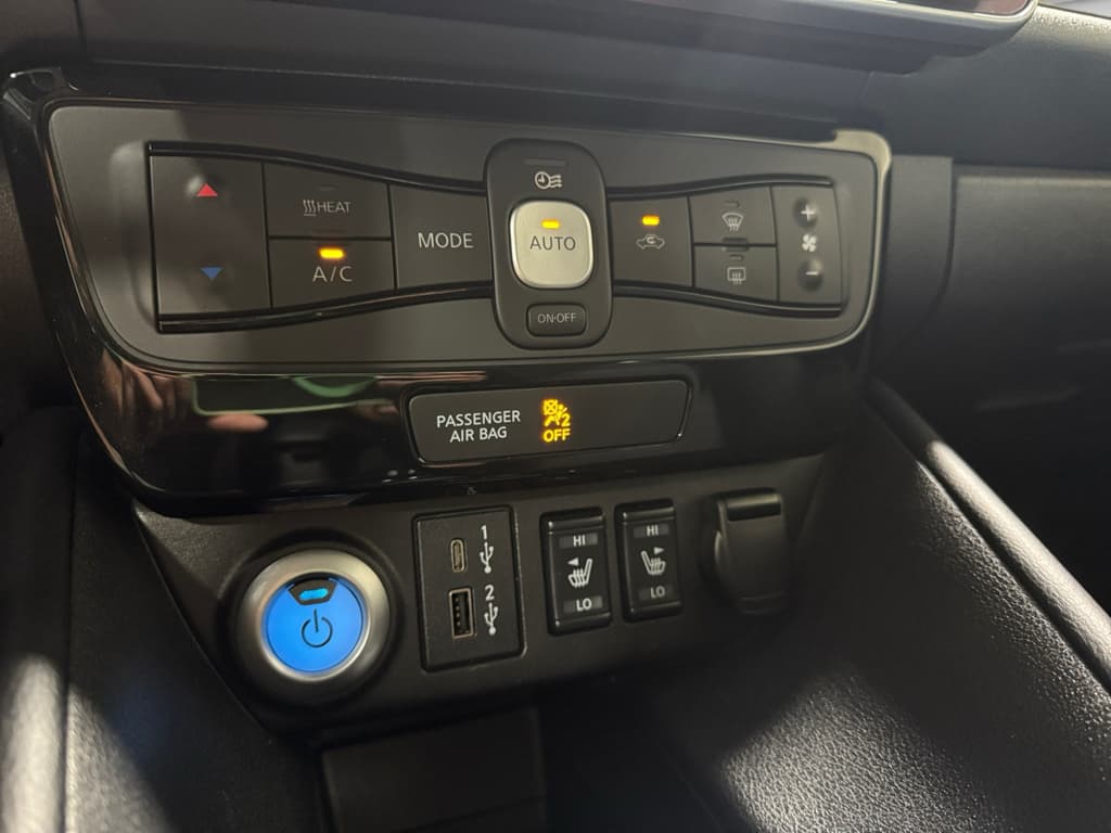 2025 Nissan LEAF view 15
