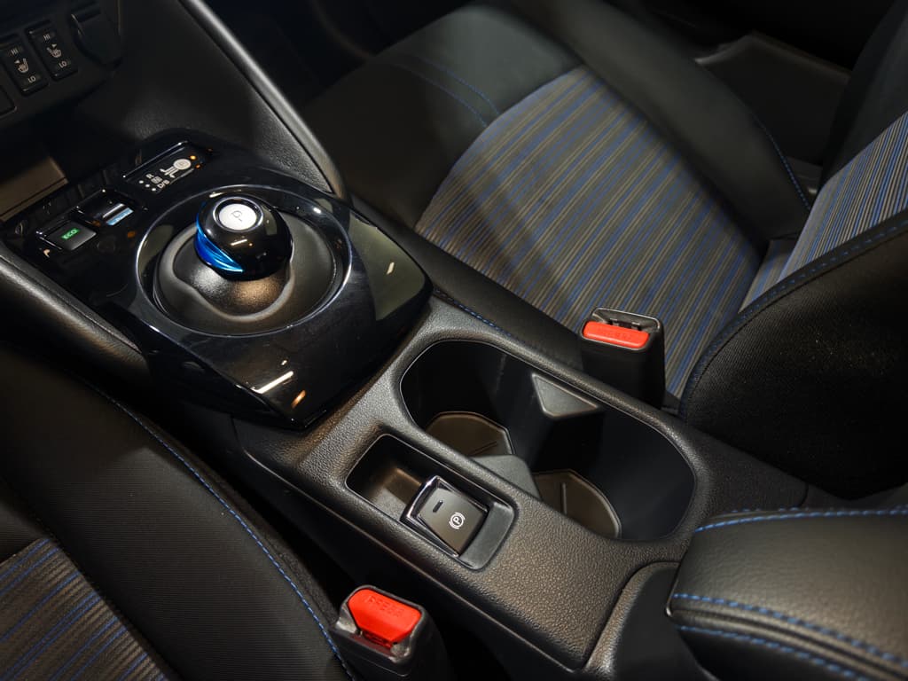 2025 Nissan LEAF view 19