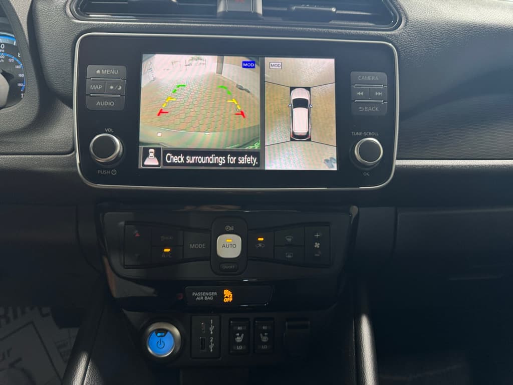 2025 Nissan LEAF view 14