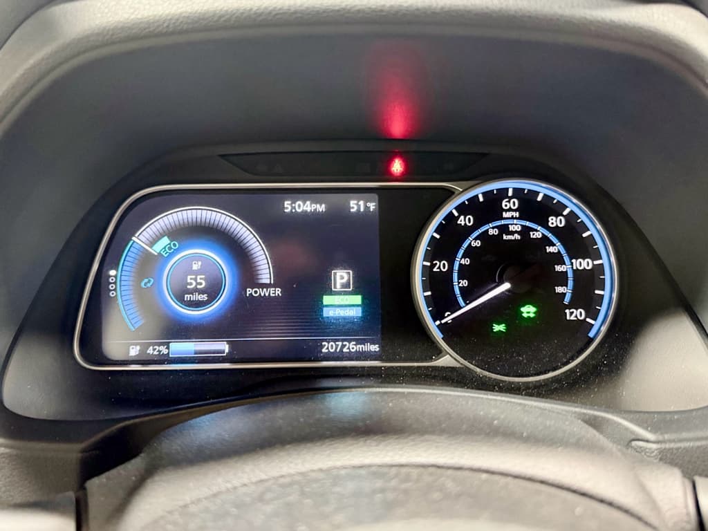 2021 Nissan LEAF view 10