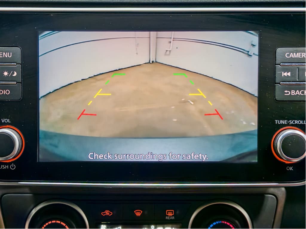 2021 Nissan LEAF view 14