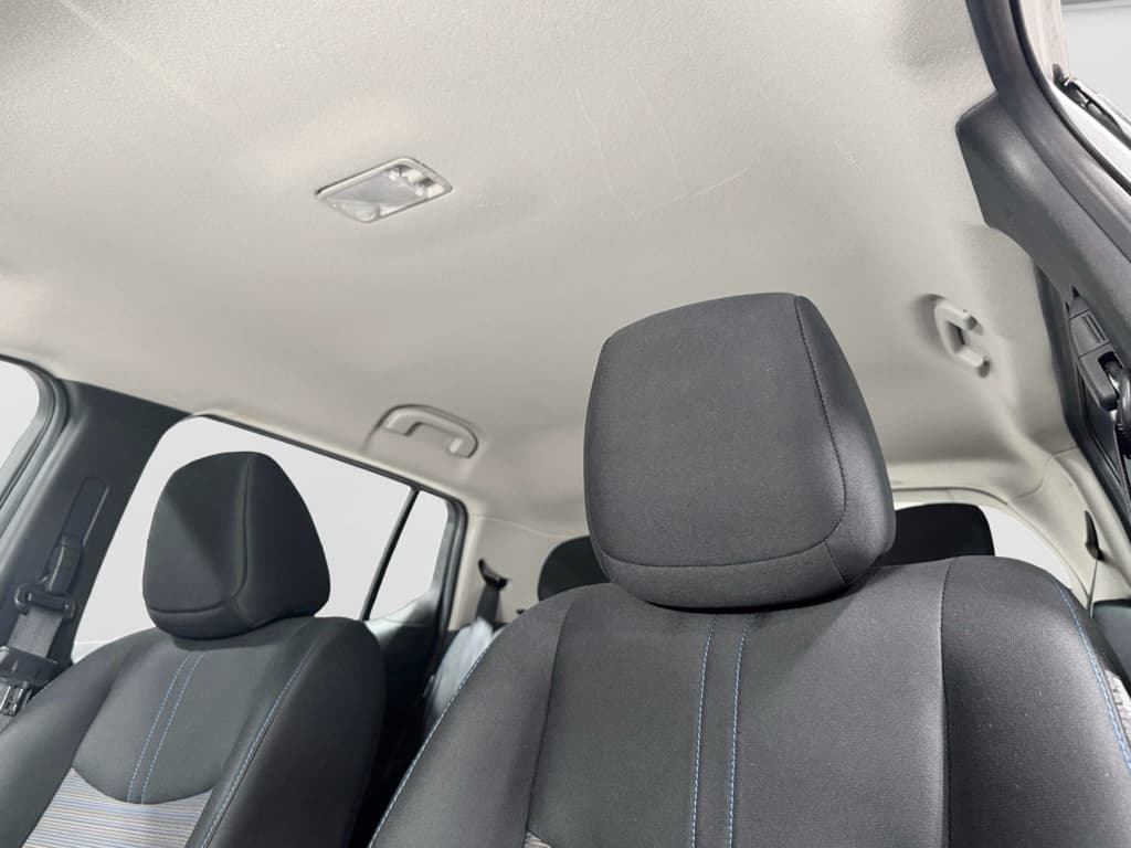 2021 Nissan LEAF view 24