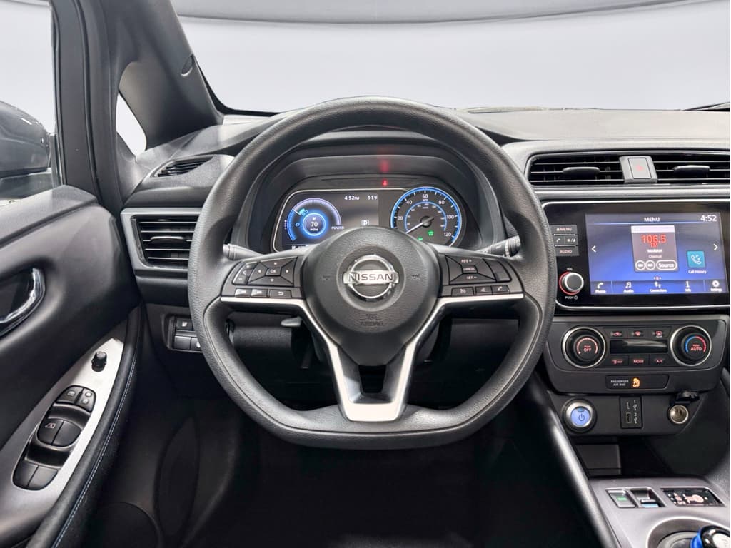 2021 Nissan LEAF view 9