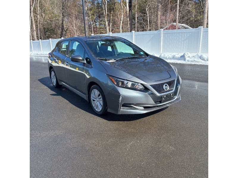 2021 Nissan LEAF view 2