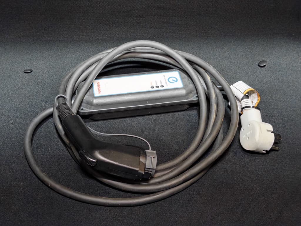 2021 Nissan LEAF view 6