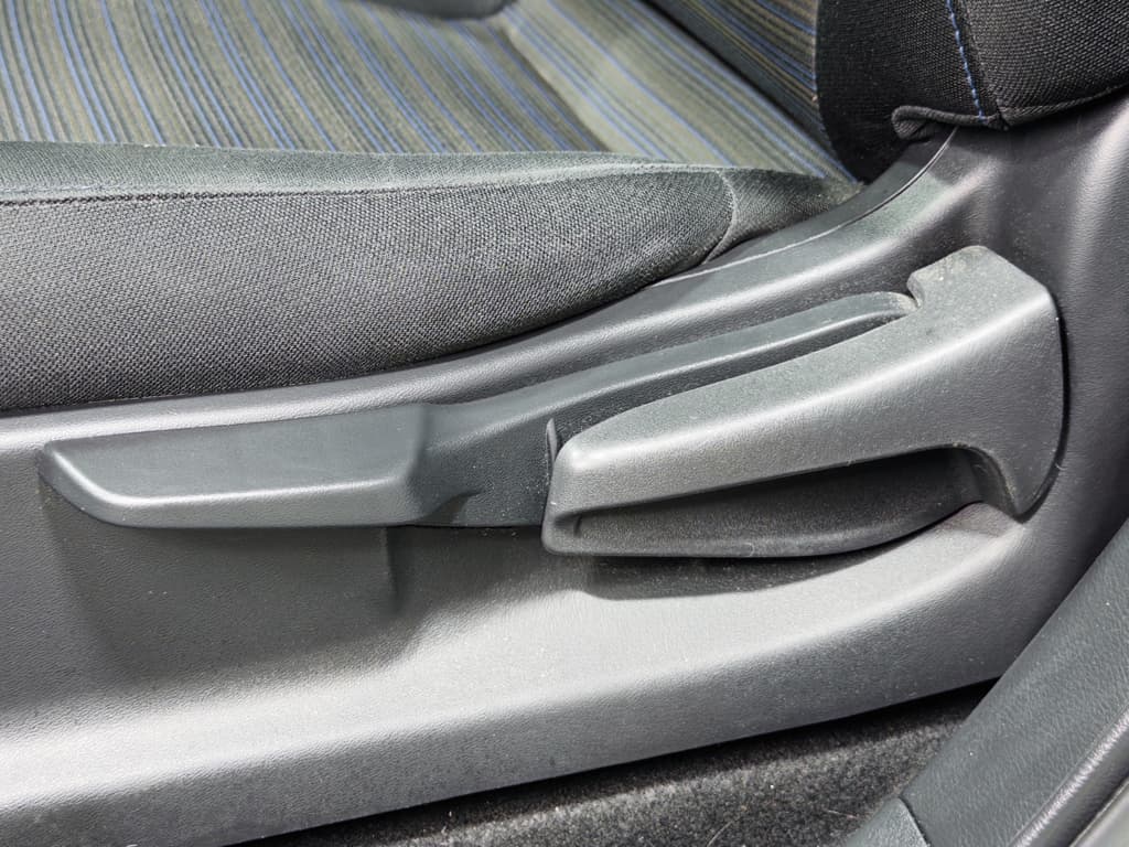 2021 Nissan LEAF view 7