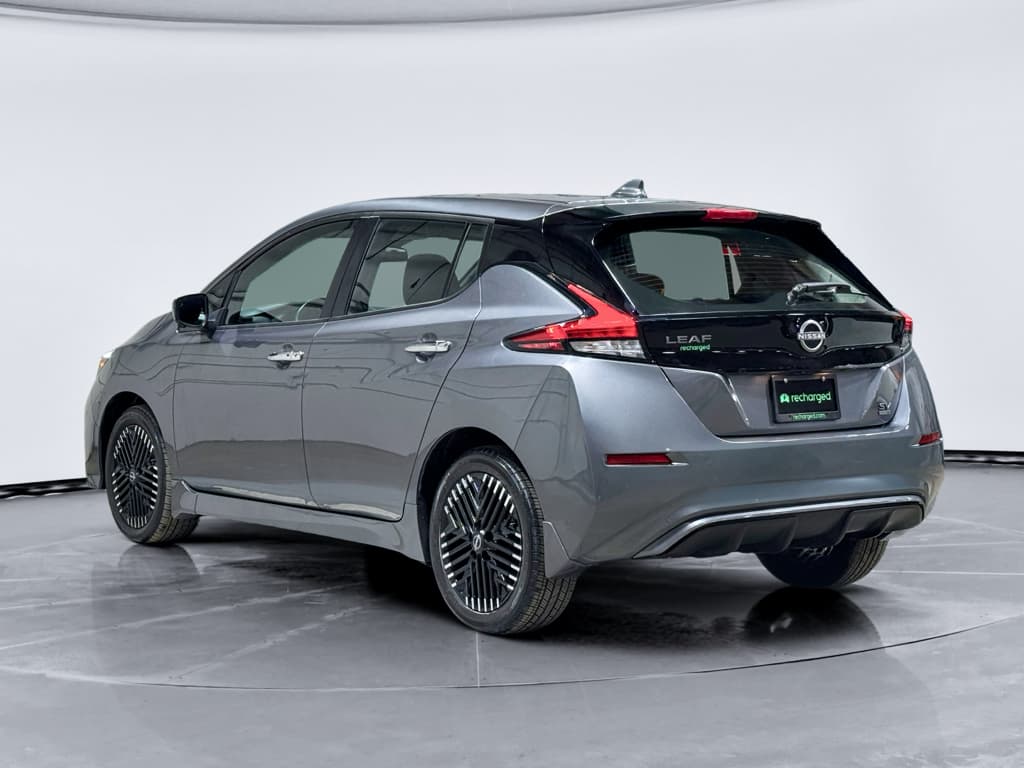 2023 Nissan LEAF view 2
