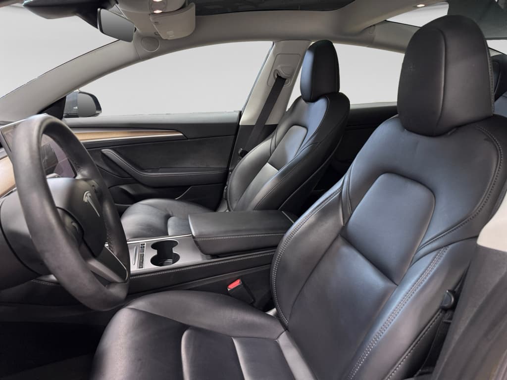 2023 Tesla Model 3 view 16
