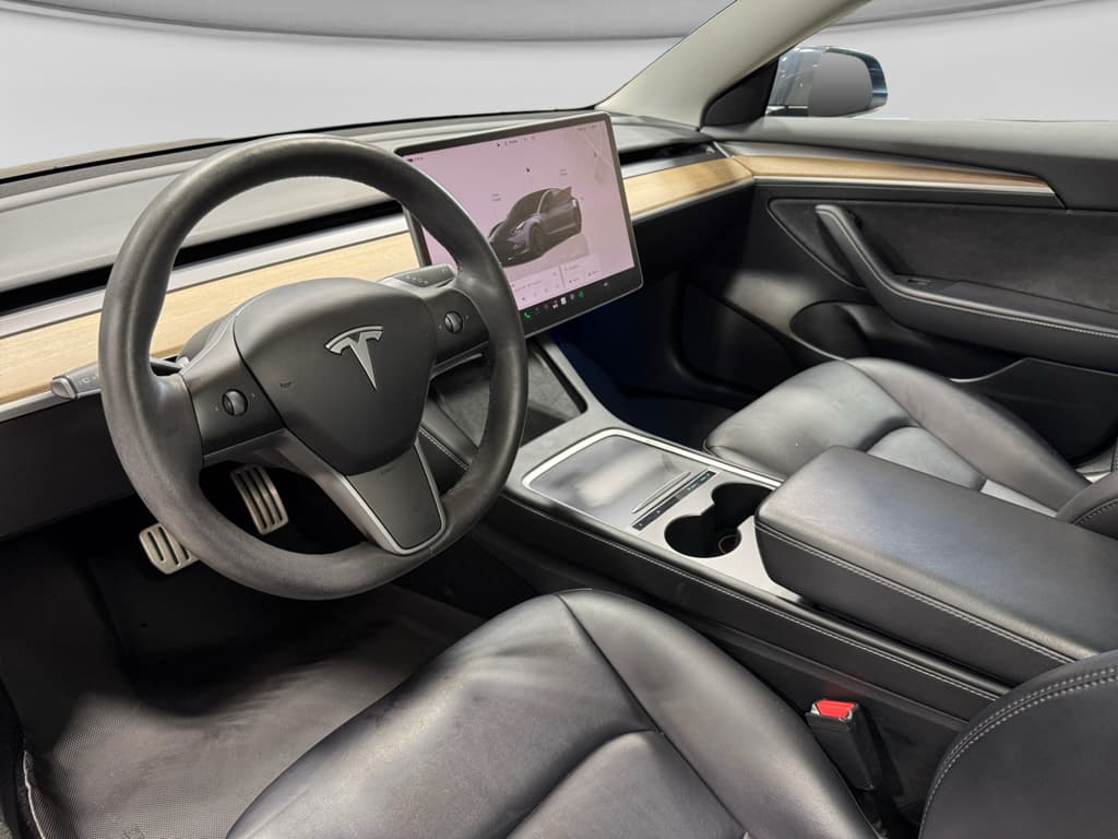 2023 Tesla Model 3 view 17