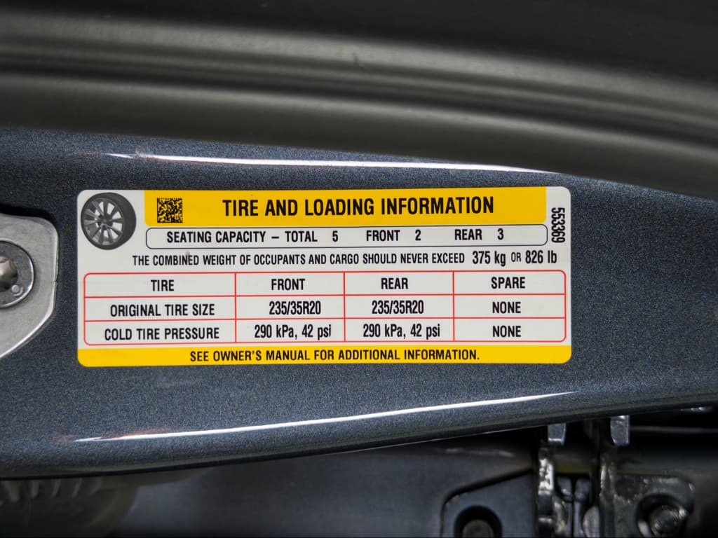 2023 Tesla Model 3 view 29