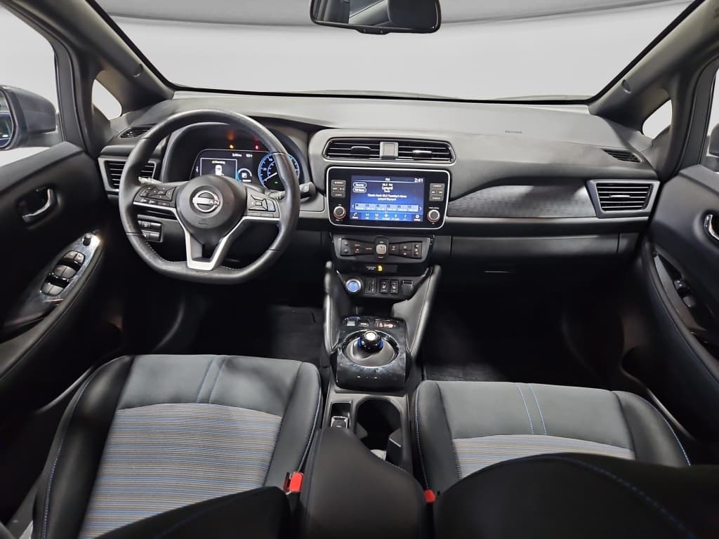 2024 Nissan LEAF view 16