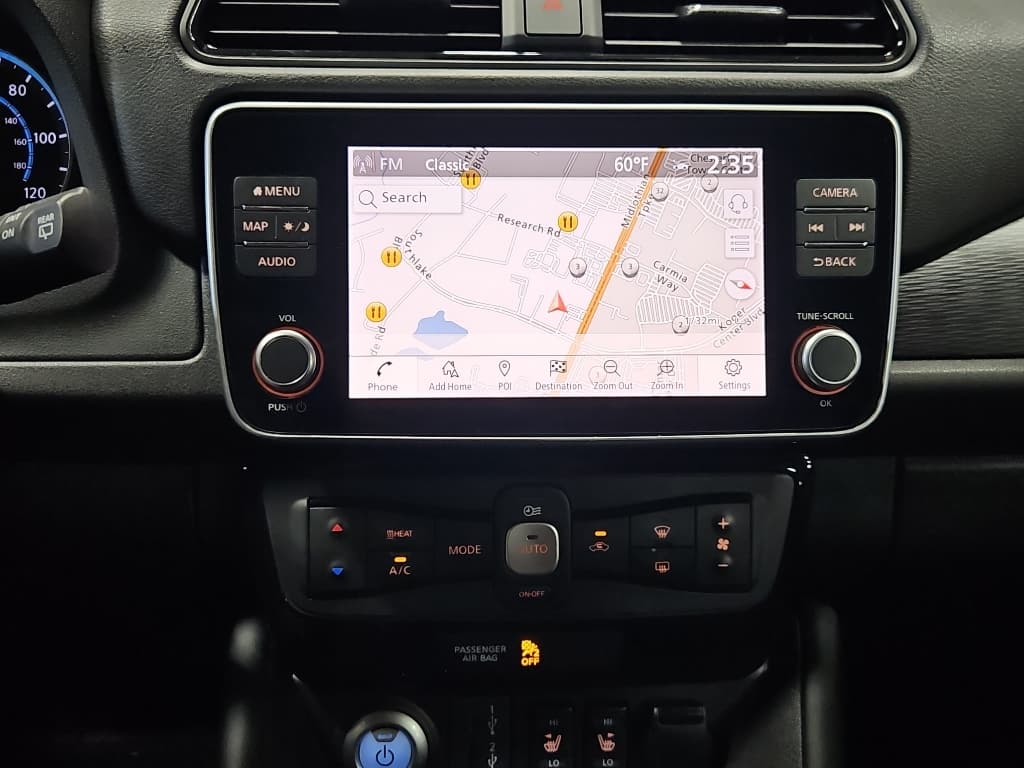 2024 Nissan LEAF view 13