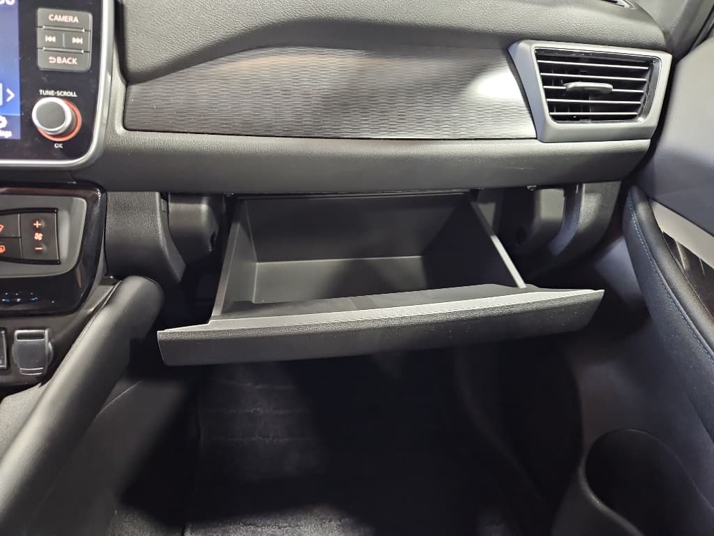 2024 Nissan LEAF view 20