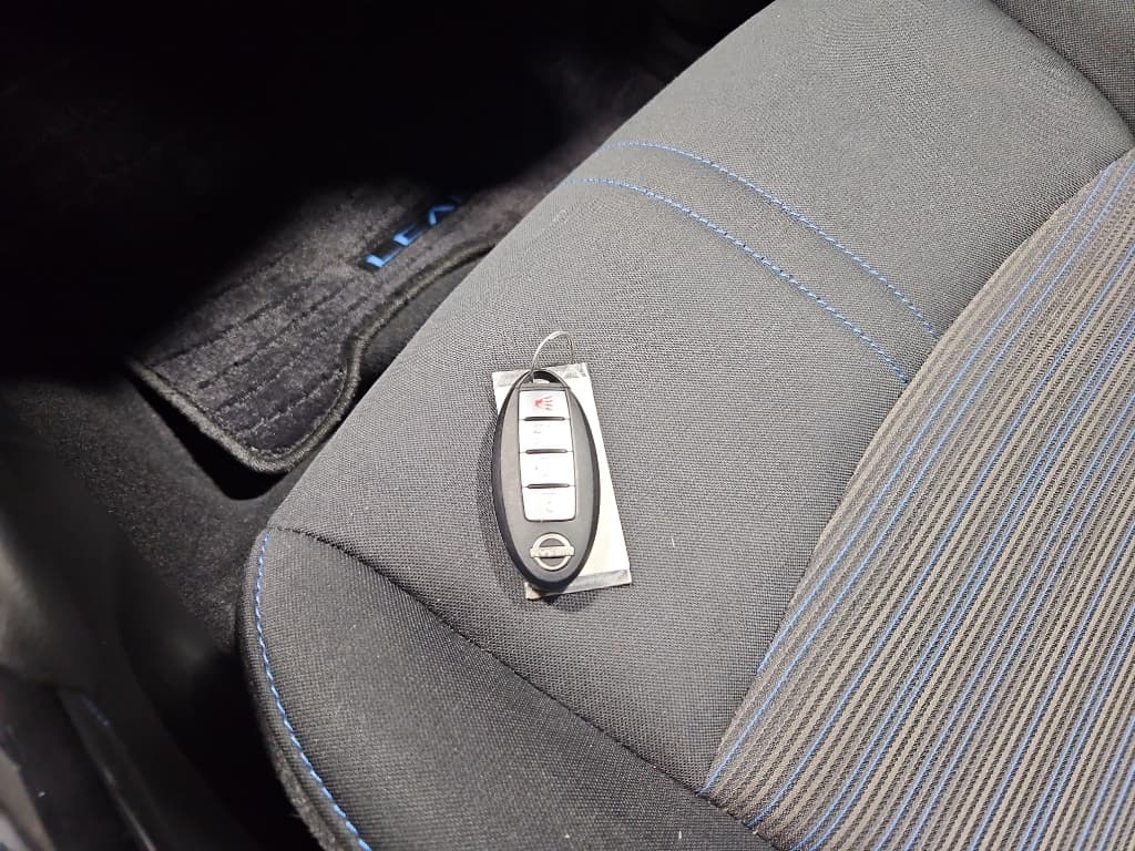 2024 Nissan LEAF view 21