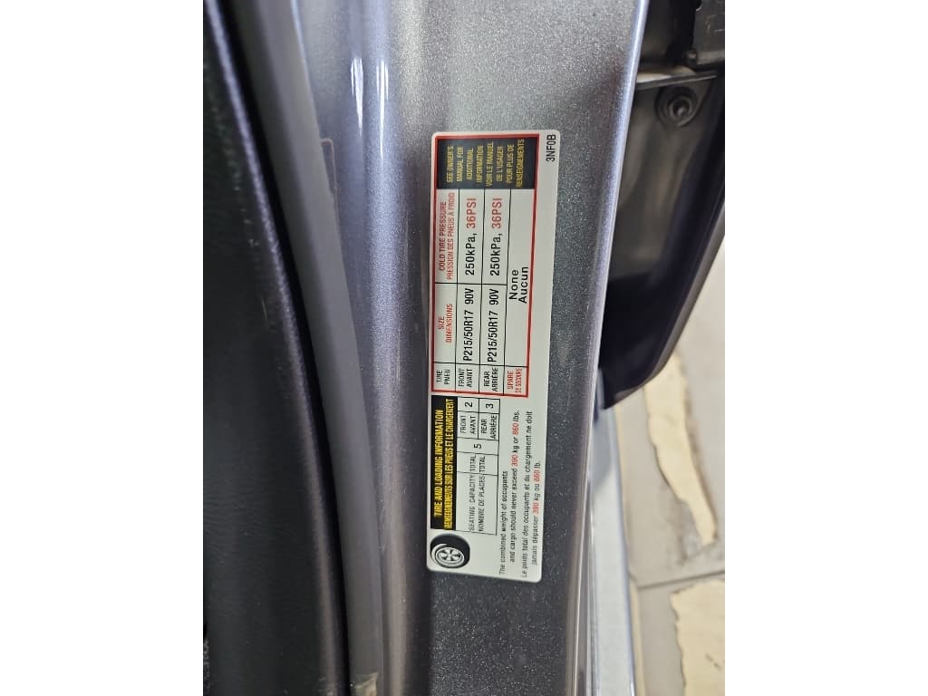 2024 Nissan LEAF view 24