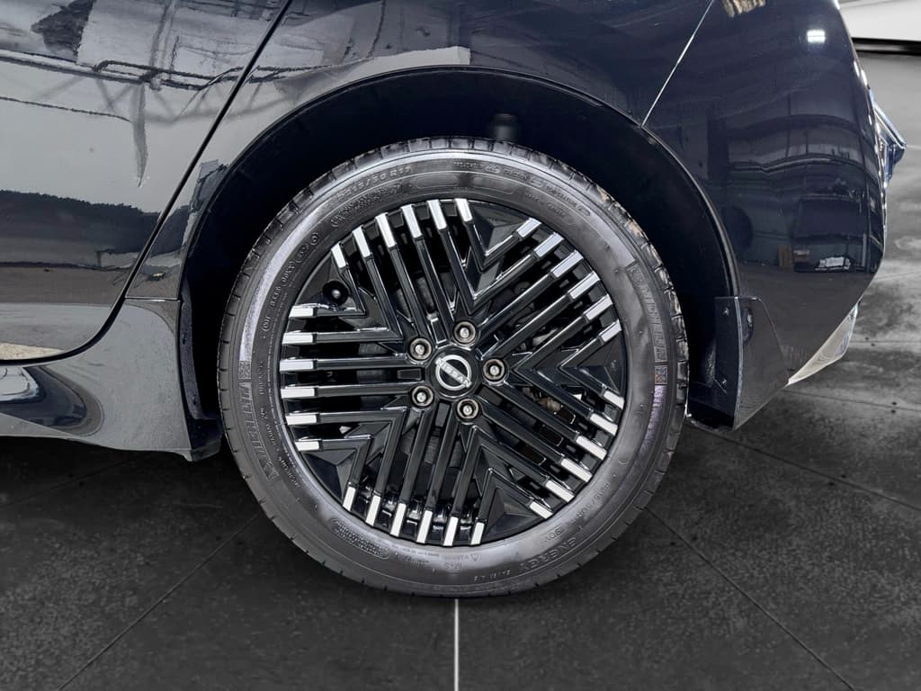 2024 Nissan LEAF view 30