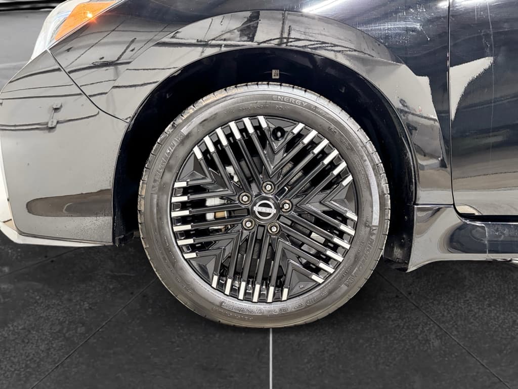 2024 Nissan LEAF view 28
