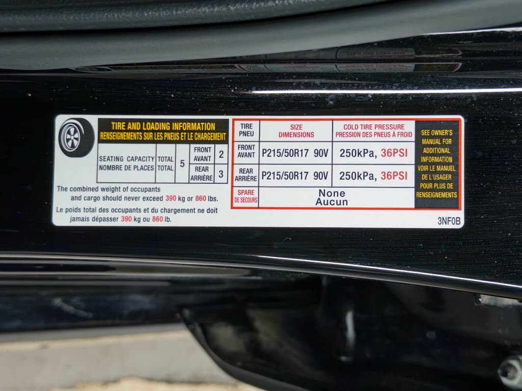 2024 Nissan LEAF view 27