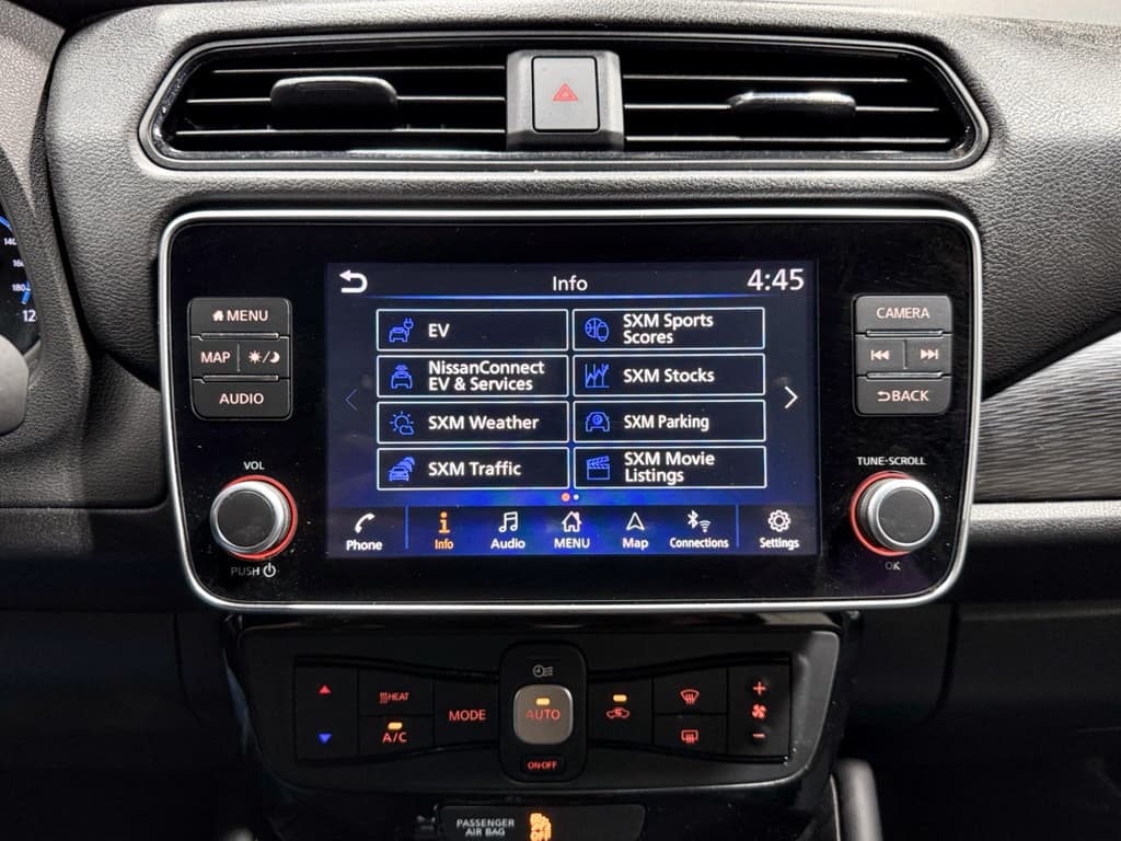 2024 Nissan LEAF view 12