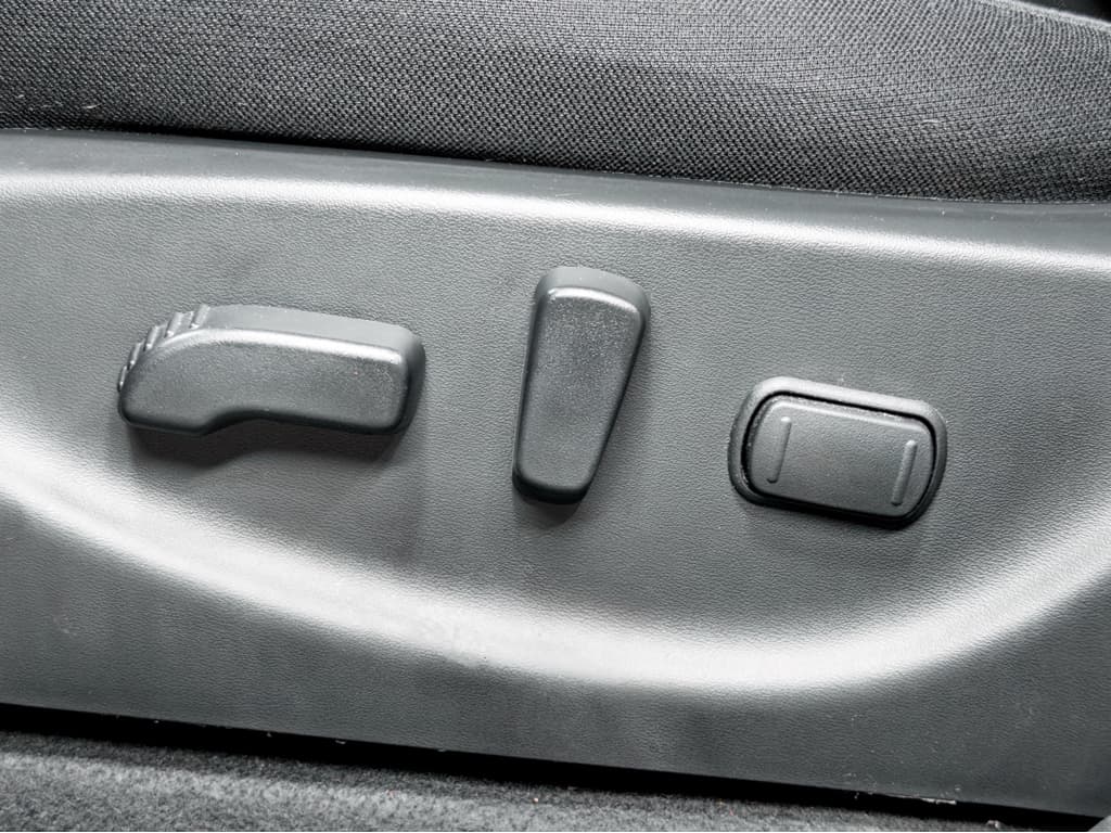 2024 Nissan LEAF view 6