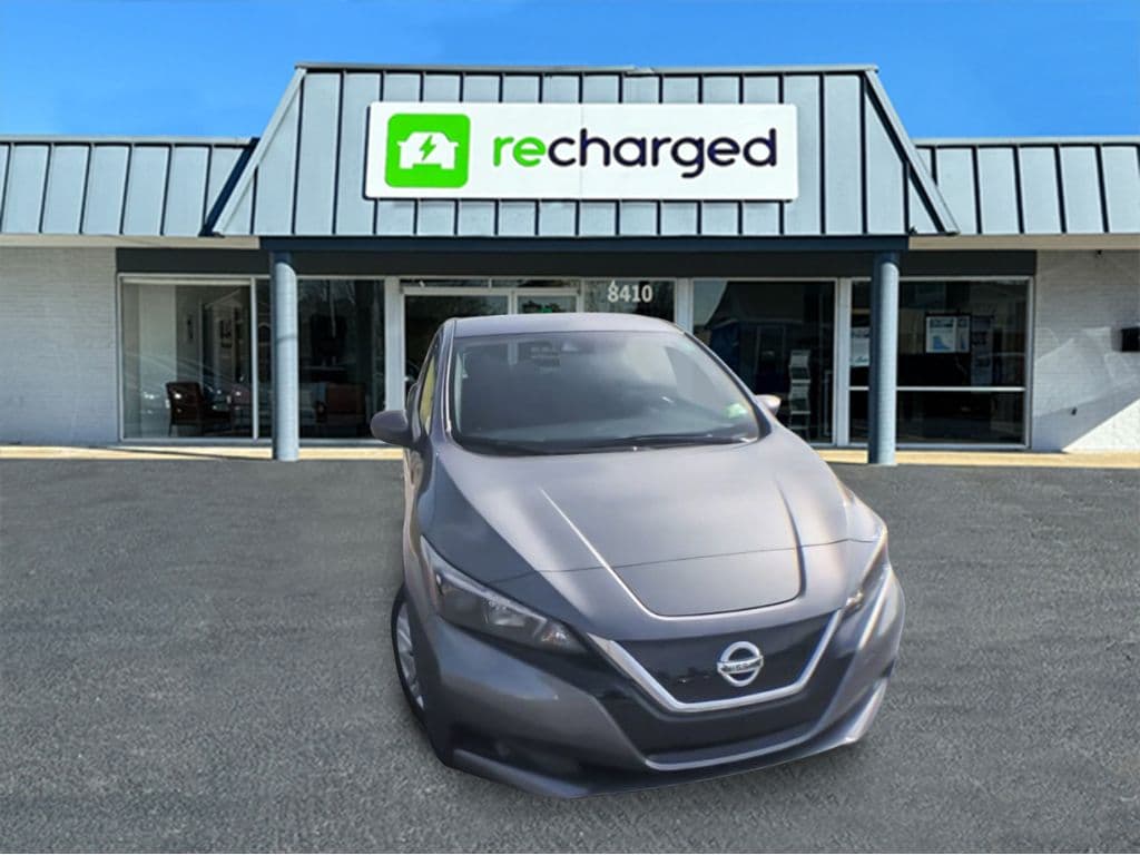 2021 Nissan LEAF view 2