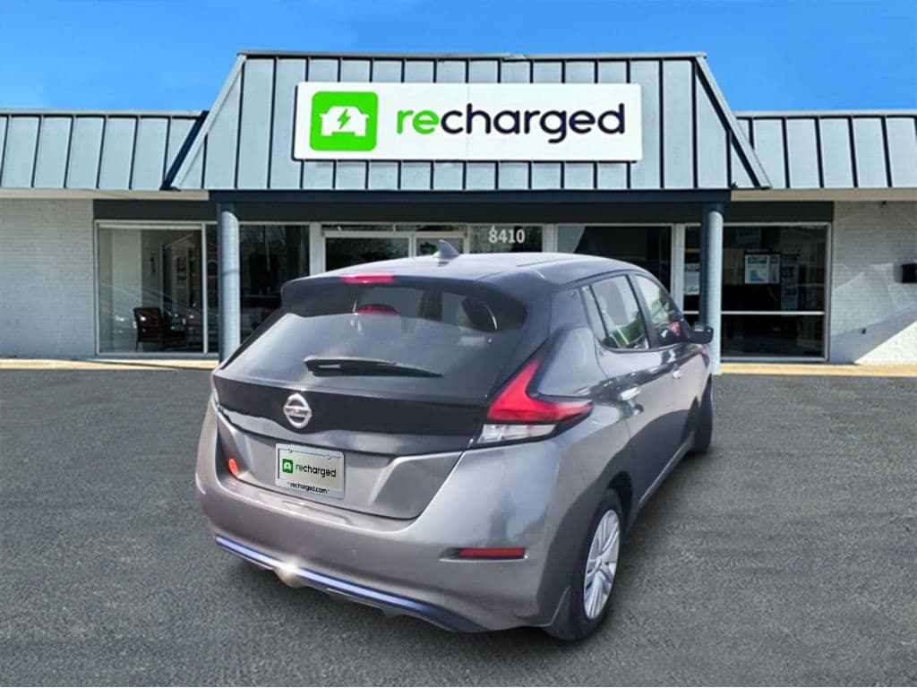 2021 Nissan LEAF view 5