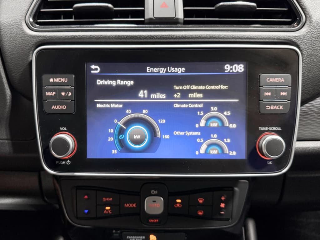 2024 Nissan LEAF view 11