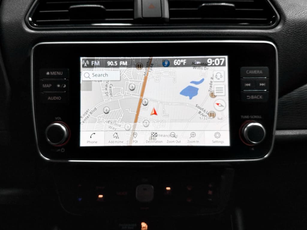 2024 Nissan LEAF view 10