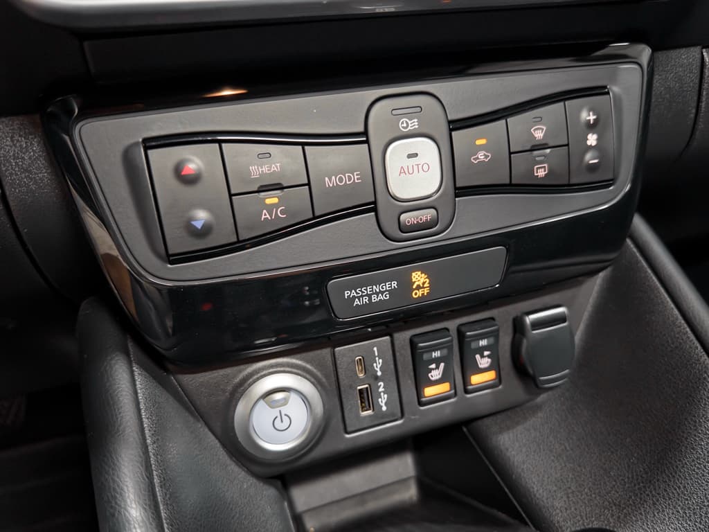 2024 Nissan LEAF view 15