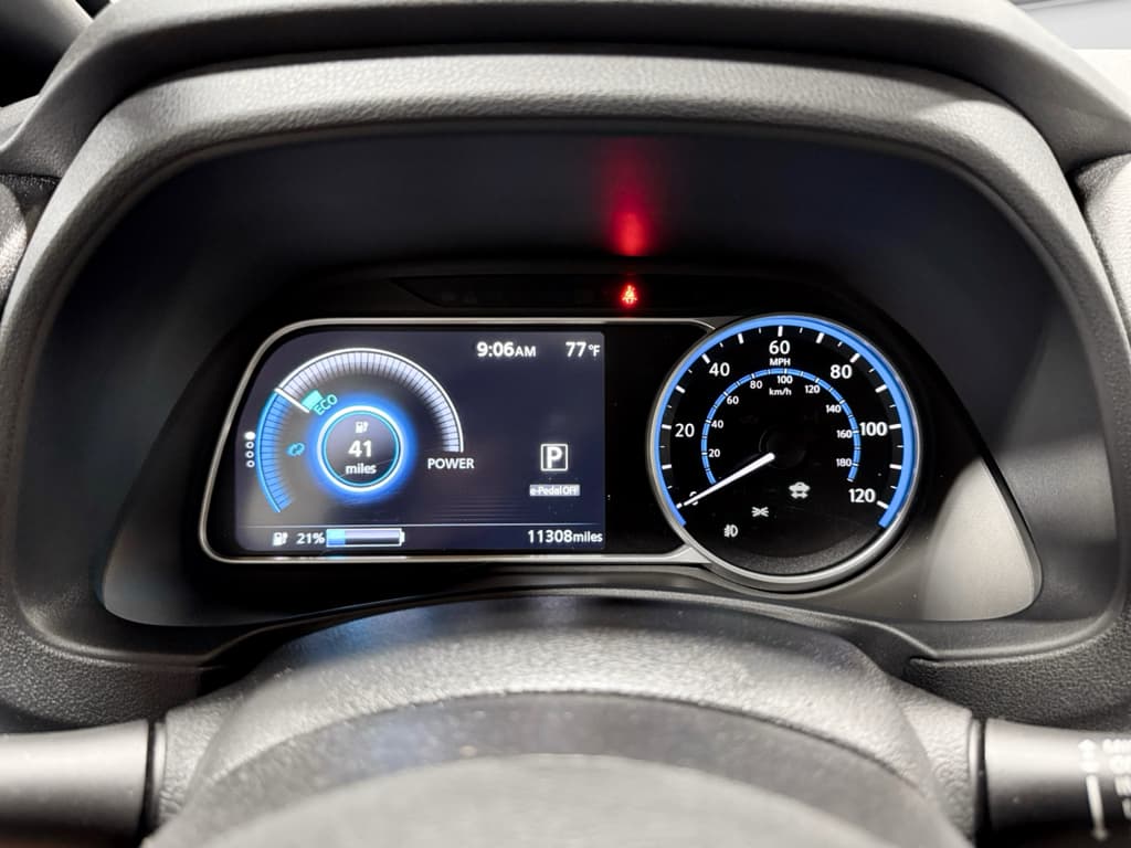 2024 Nissan LEAF view 9