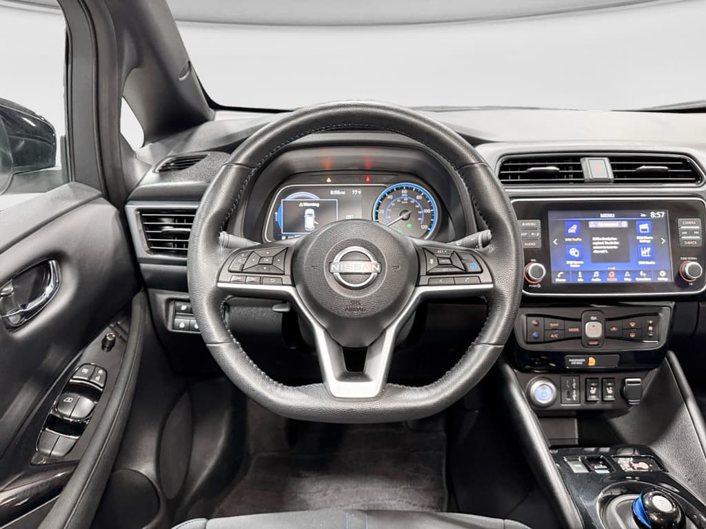 2024 Nissan LEAF view 8