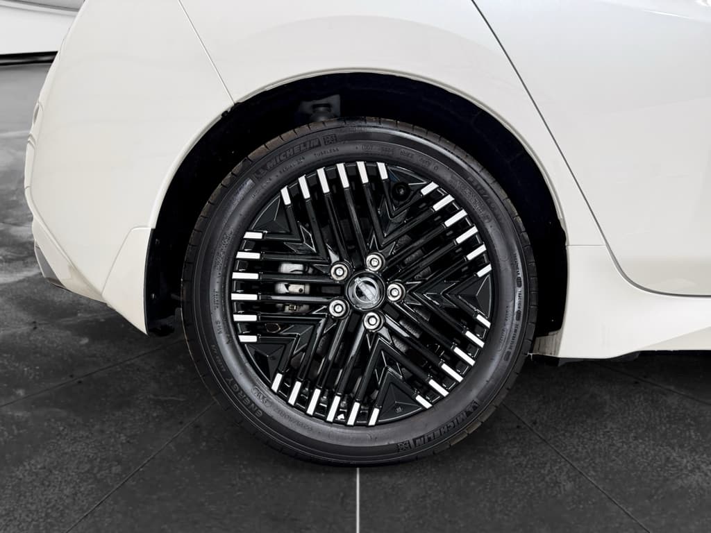 2024 Nissan LEAF view 33