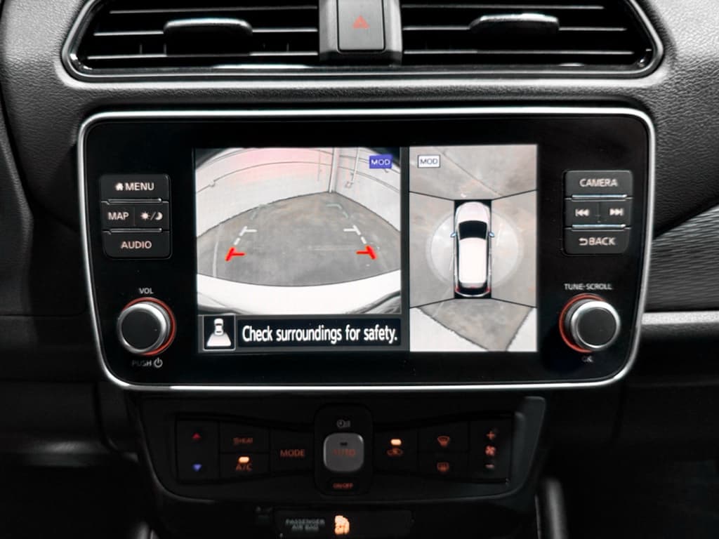 2024 Nissan LEAF view 14