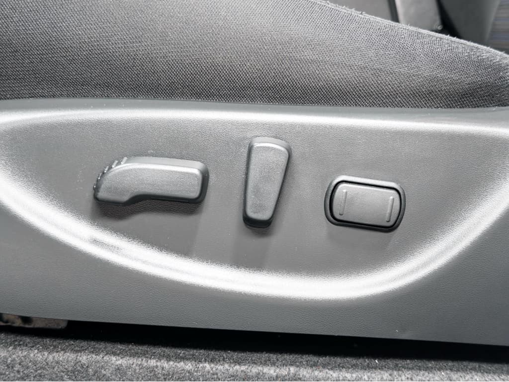 2024 Nissan LEAF view 6