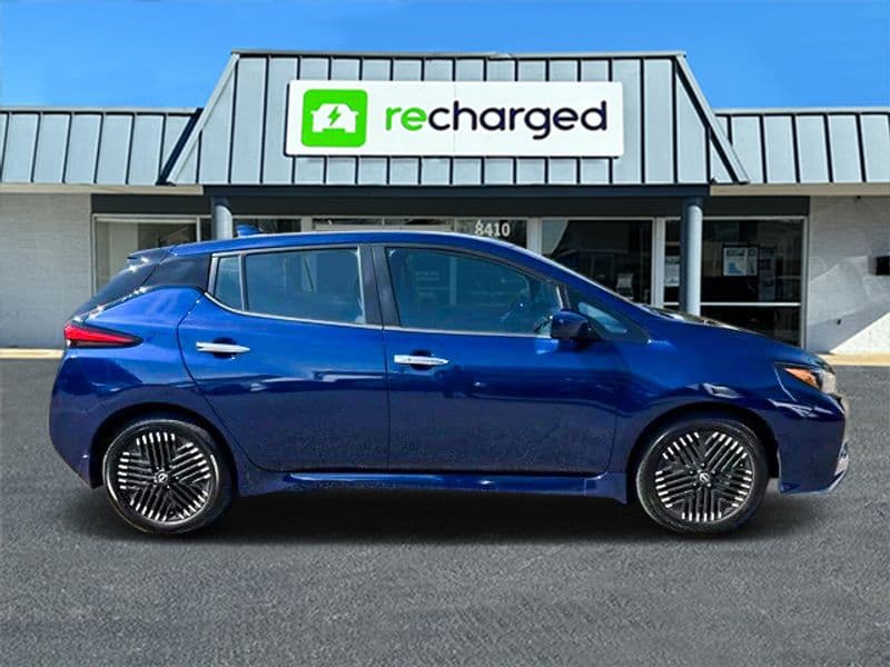 2024 Nissan LEAF view 2