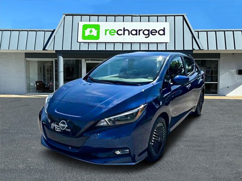 2024 Nissan LEAF view 5