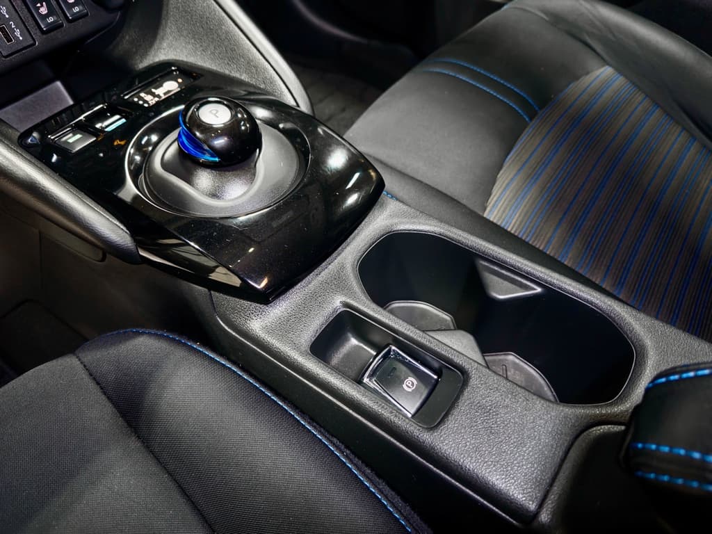 2021 Nissan LEAF view 19