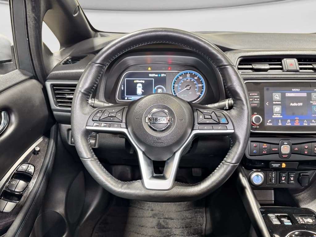 2021 Nissan LEAF view 9