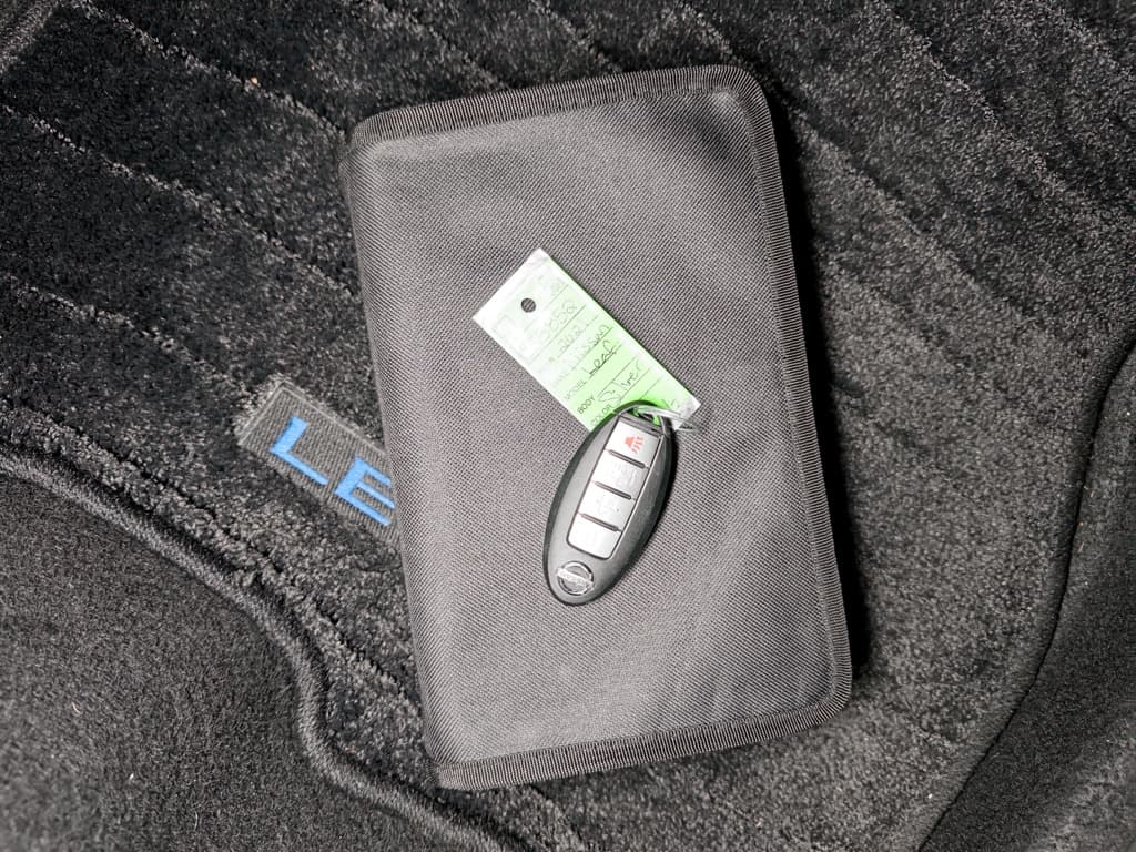 2021 Nissan LEAF view 23