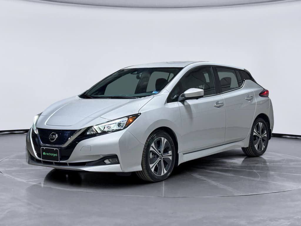 2021 Nissan LEAF view 1
