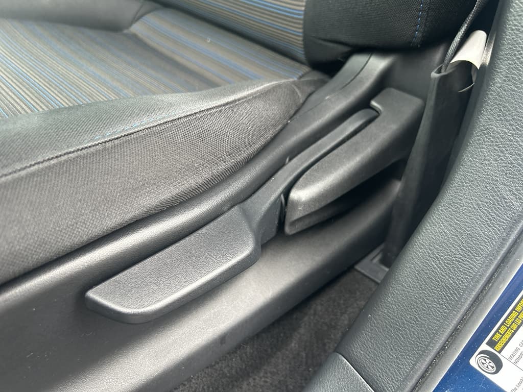 2022 Nissan LEAF view 7