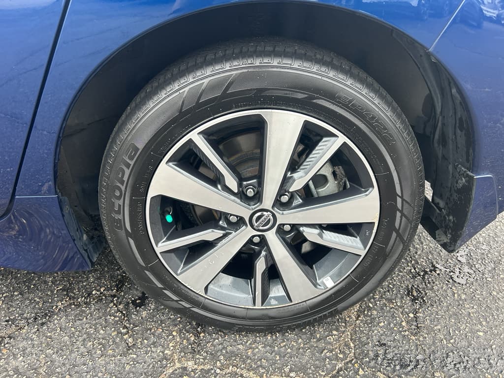 2022 Nissan LEAF view 27