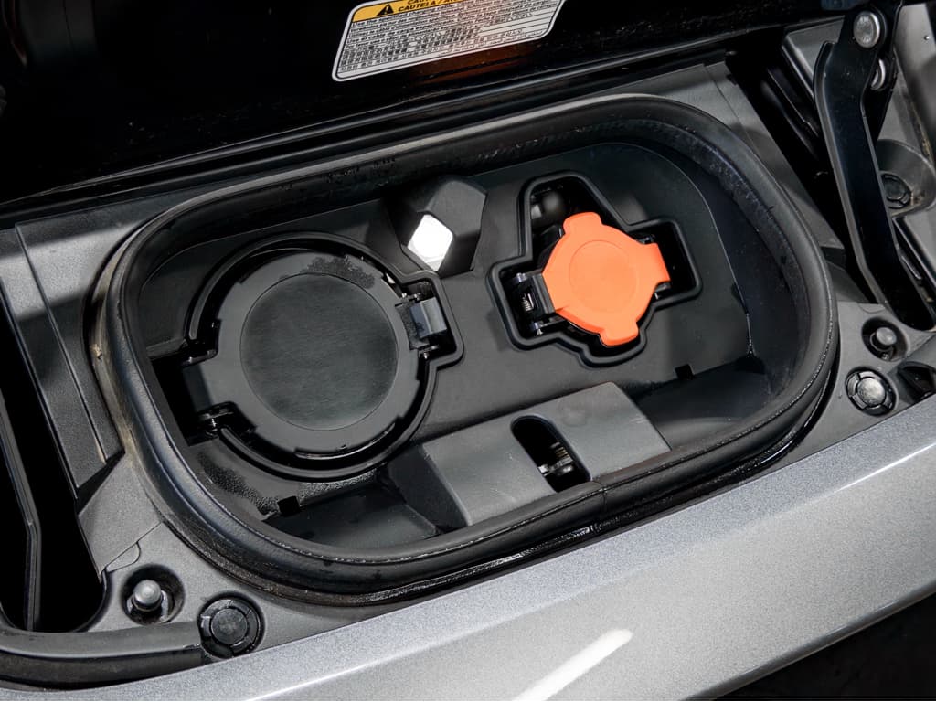 2024 Nissan LEAF view 5