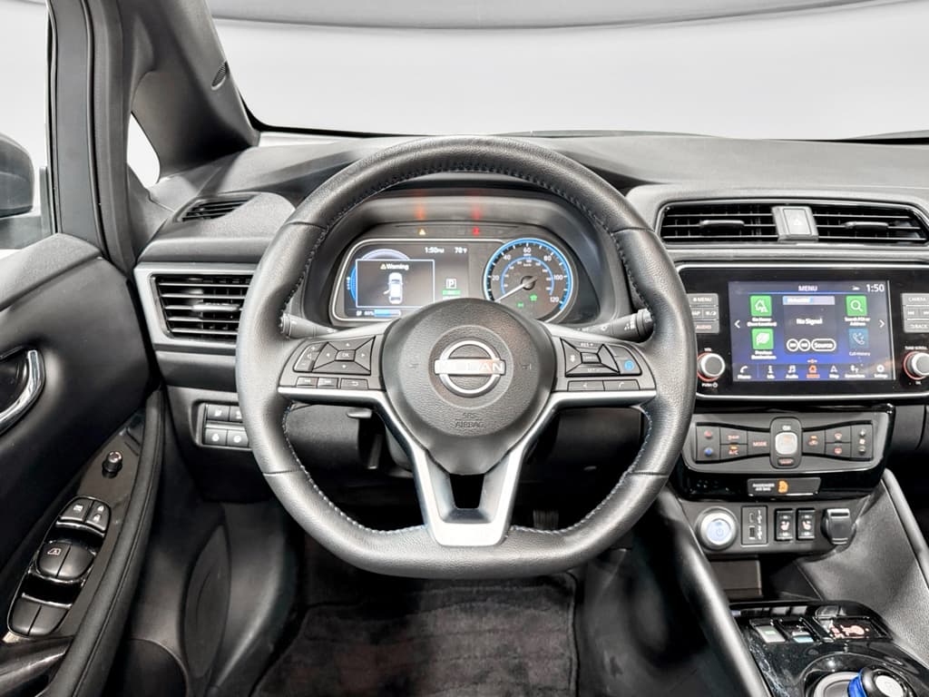 2024 Nissan LEAF view 8