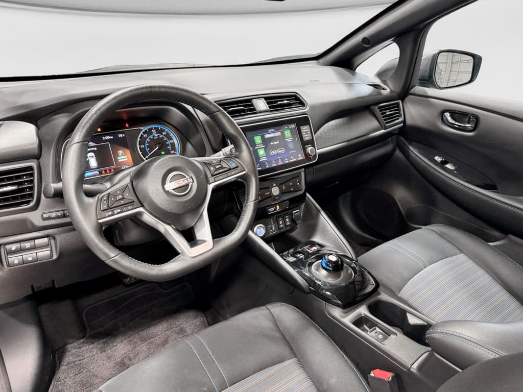 2024 Nissan LEAF view 17