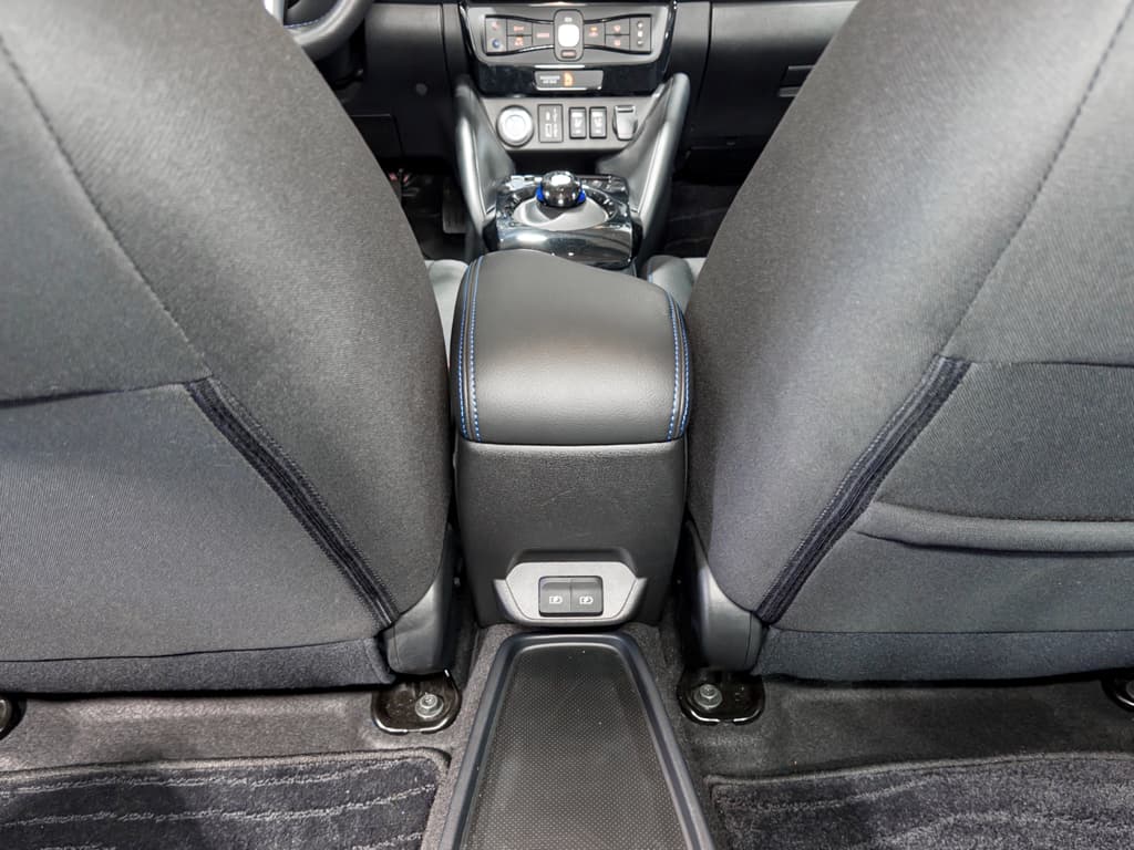 2024 Nissan LEAF view 20