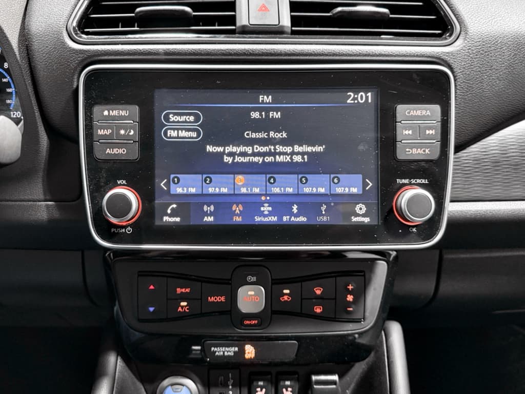 2024 Nissan LEAF view 11