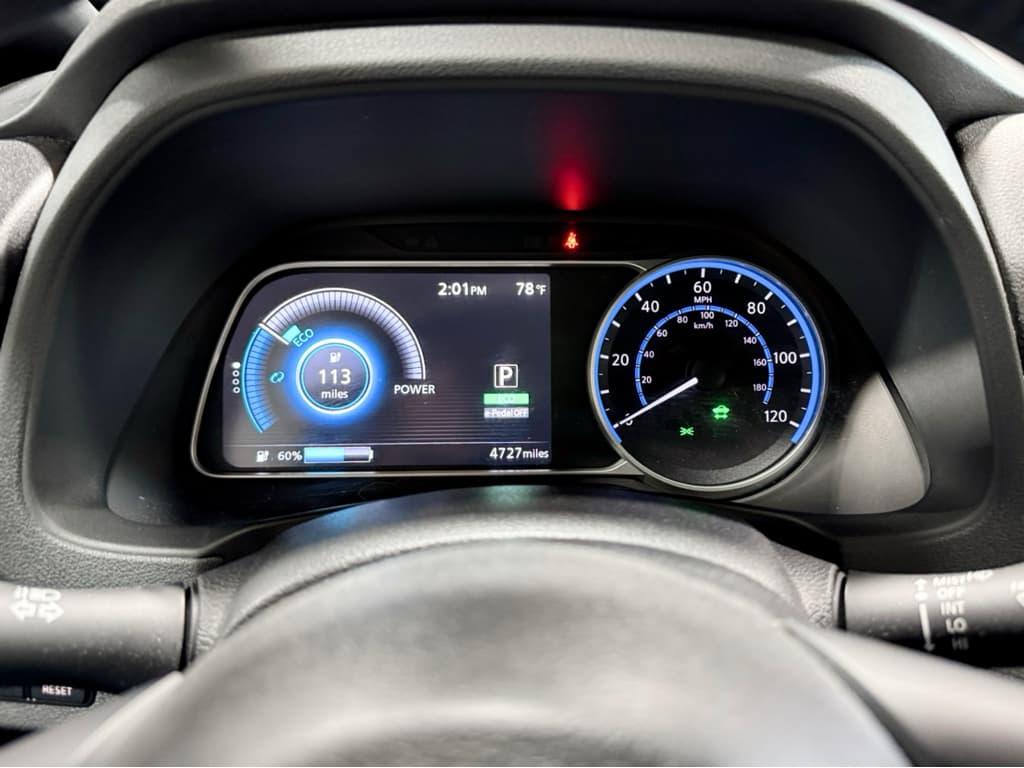 2024 Nissan LEAF view 9